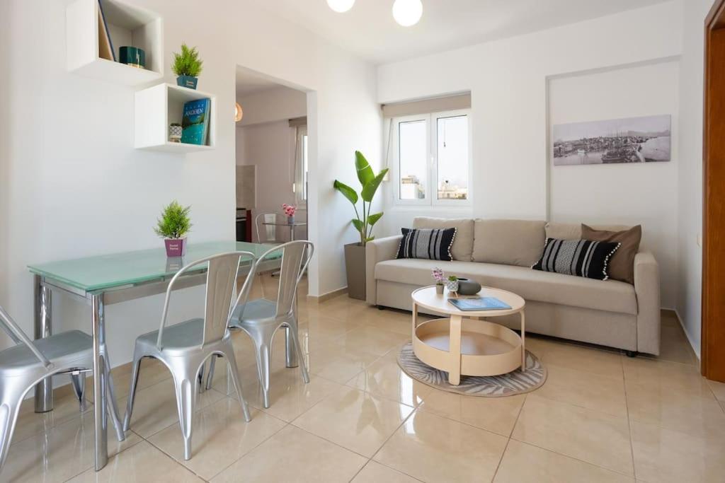 Bright, Serene Penthouse In Town Center W Seaview * Candia